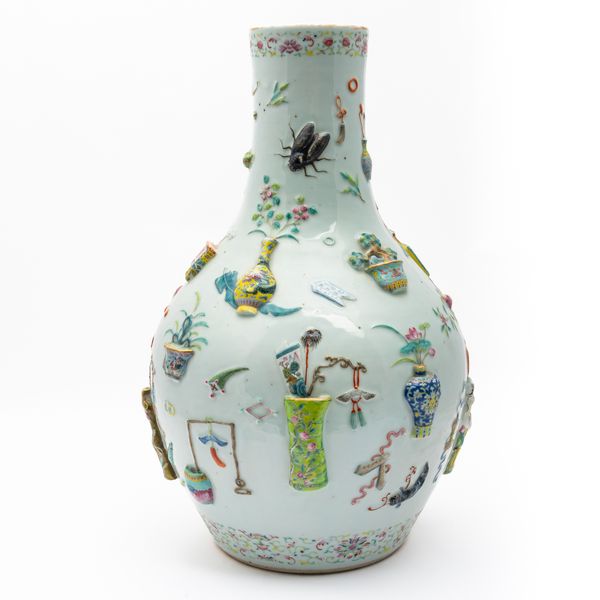 A LARGE CHINESE FAMILLE-ROSE `HUNDRED ANTIQUES' BOTTLE VASE