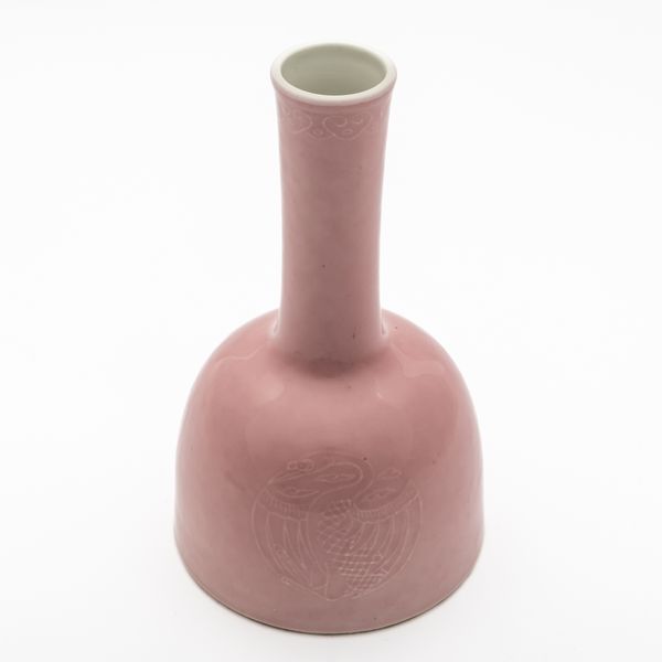 A CHINESE PINK-GLAZED MALLET SHAPED VASE