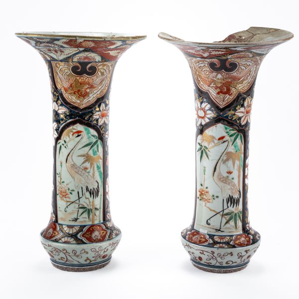 A PAIR OF JAPANESE IMARI BEAKER VASES (2)