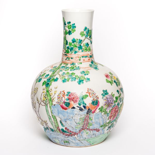 A LARGE CHINESE FAMILLE-ROSE BOTTLE VASE