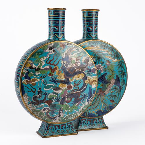 A  CHINESE CLOISONNE ENAMEL DOUBLE FLASK