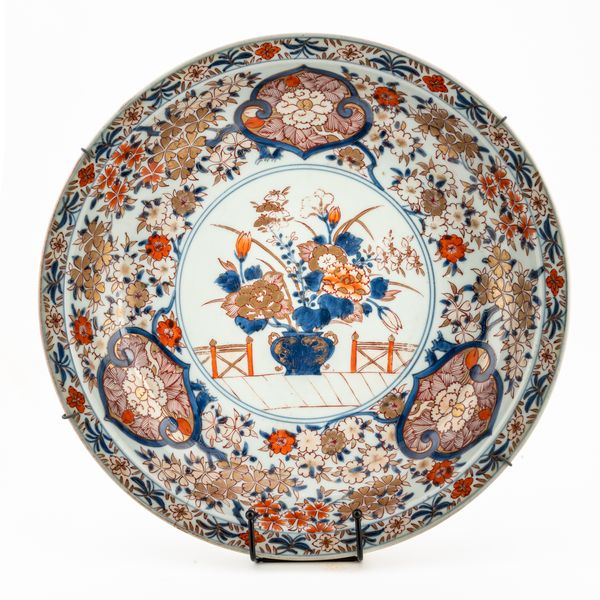 A JAPANESE IMARI DISH