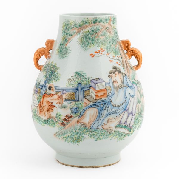 A CHINESE TWO-HANDLED VASE, HU