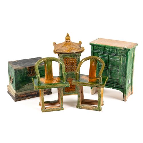 A GROUP OF CHINESE SANCAI GLAZED MINIATURE FURNITURE (5)