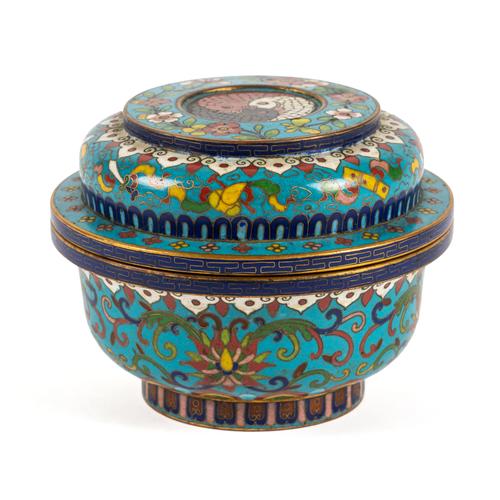 A CHINESE CLOISONNE CIRCULAR BOWL AND COVER (2)
