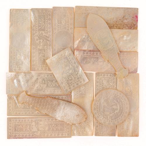 A QUANTITY OF CHINESE ENGRAVED MOTHER-OF-PEARL GAMING COUNTERS (184)