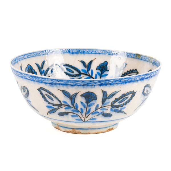 A SAFAVID POTTERY BOWL