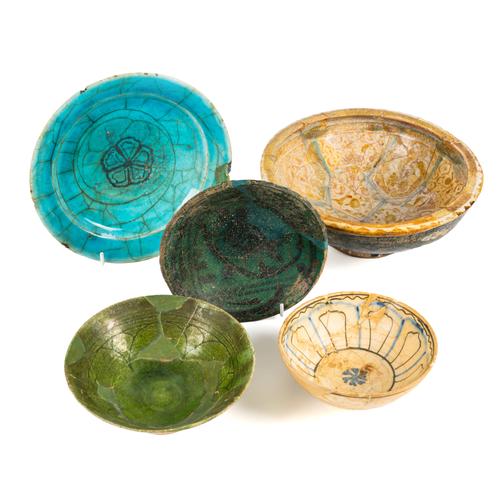 FIVE ISLAMIC POTTERY BOWLS (5)