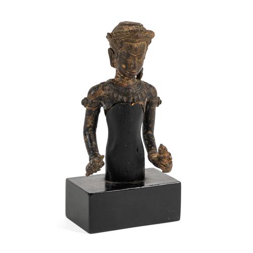 A KHMER BRONZE FRAGMENT OF UMA (2)