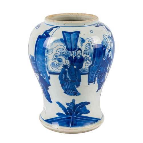 A CHINESE BLUE AND WHITE PORCELAIN BALUSTER VASE