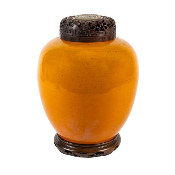 A CHINESE MONOCHROME PORCELAIN GINGER JAR (3)