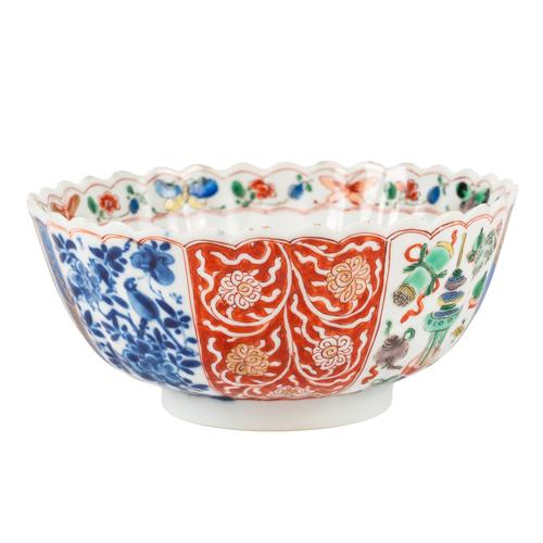 A CHINESE FAMILLE VERTE PORCELAIN BOWL