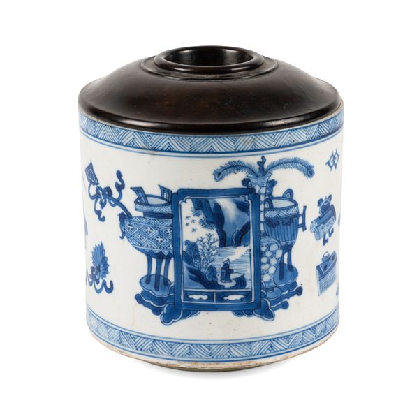A CHINESE BLUE AND WHITE PORCELAIN CYLINDRICAL JAR (2)