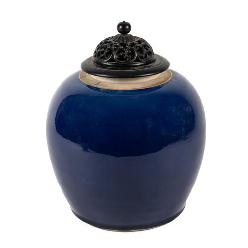 A CHINESE PORCELAIN BLUE GLAZED GINGER JAR (2)