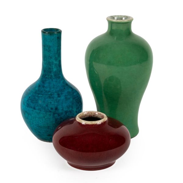 A TURQUOISE BLUE CHINESE MONOCHROME PORCELAIN VASE (3)