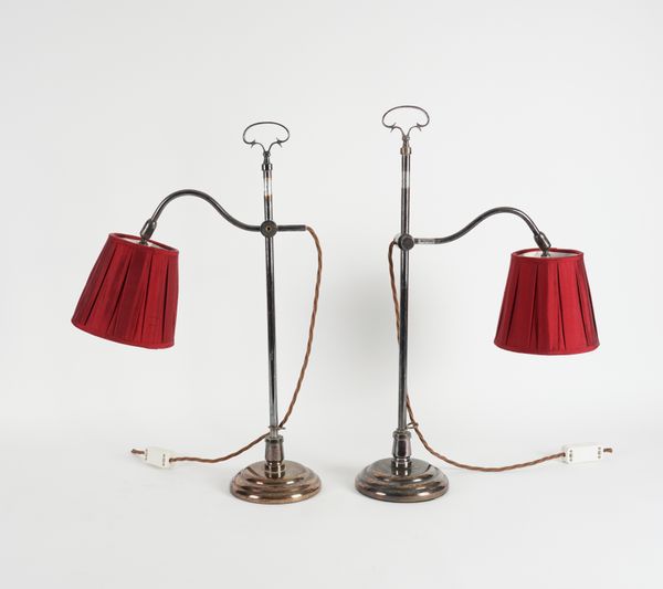 A PAIR OF 20TH CENTURY HEIGHT ADJUSTABLE SILVER PLATED TABLE LAMPS (3)