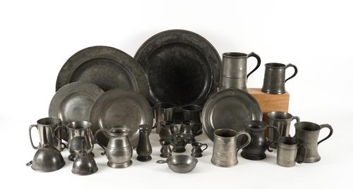 A CHARLES II REEDED PEWTER CHARGER OR LARGE DISH AND A COLLECTION (26)