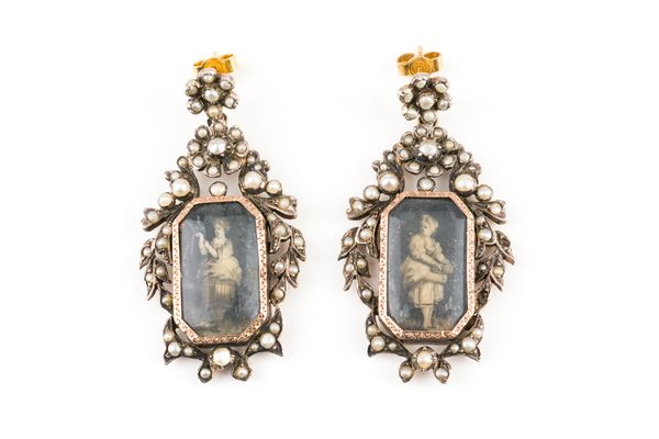 A PAIR OF SILVER GILT AND SILVER SET SEED PEARL PENDANT EARRINGS