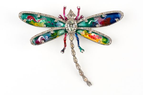 A SILVER DRAGONFLY PENDANT BROOCH