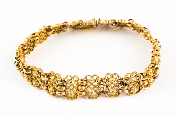 A FRENCH 18CT GOLD BRACELET