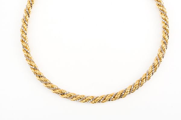 AN 18CT TWO COLOUR GOLD ROPETWIST LINK NECKCHAIN