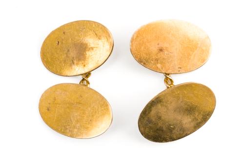 A PAIR OF 9CT GOLD OVAL CUFFLINKS