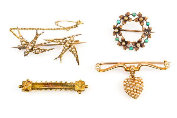 FOUR GOLD BROOCHES (4)