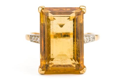 A CITRINE AND DIAMOND RING