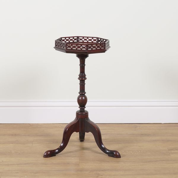 AN 18TH CENTURY STYLE MAHOGANY KETTLE STAND