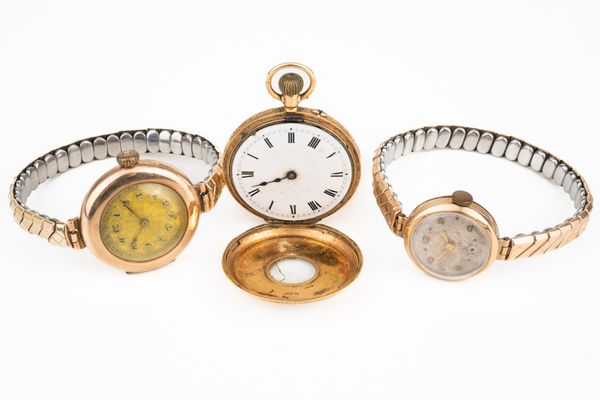 AN 18CT GOLD KEYLESS WIND HALF HUNTING CASED FOB WATCH AND TWO LADY'S BRACELET WATCHES (3)