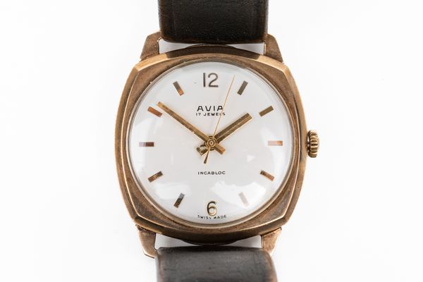 A 9CT AVIA WATCH (2)