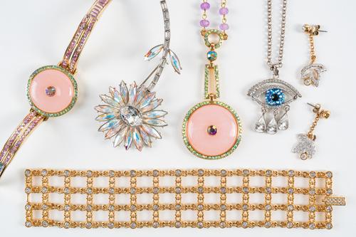A GROUP OF BUTLER AND WILSON AND SWARVOSKI JEWELLERY