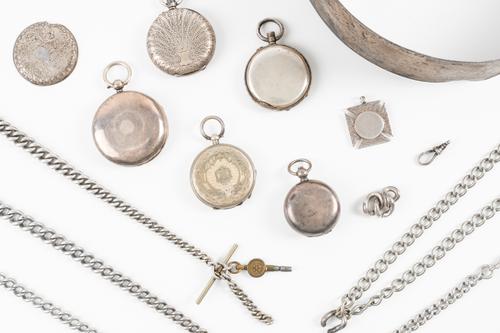 A VICTORIAN SILVER SOVEREIGN CASE AND FURTHER ITEMS (QTY)