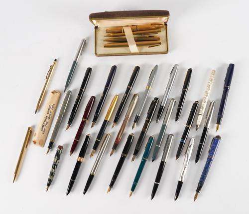 A GROUP OF 20TH CENTURY BALL POINT PENS (QTY)