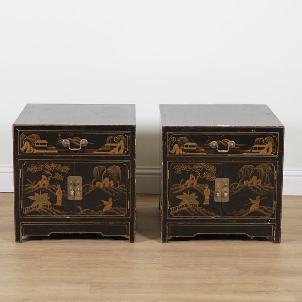 A PAIR OF 20TH CENTURY BLACK LACQUER CHINOISERIE DECORATED BEDSIDE TABLES (2)