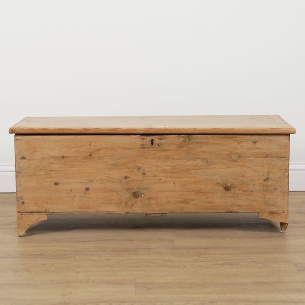 AN 18TH CENTURY PINE FIVE PLANK COFFER