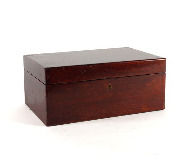 A MAHOGANY HUMIDOR