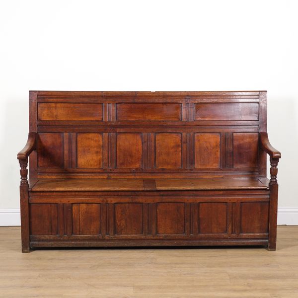 AN 18TH CENTURY STYLE OAK SETTLE