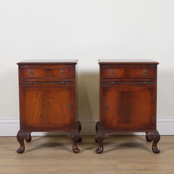 A PAIR OF MAHOGANY BEDSIDE CABINETS (2)