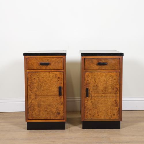 A PAIR OF MID 20TH CENTURY WALNUT BEDSIDE CABINETS (2)