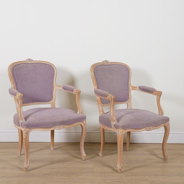 A PAIR OF 18TH CENTURY FRENCH STYLE OPEN ARMCHAIRS (2)