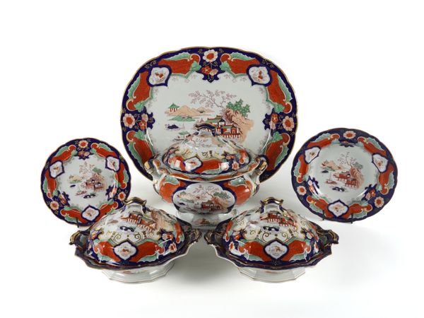 A STAFFORDSHIRE IRONSTONE CHINA PART DINNER SERVICE (83)