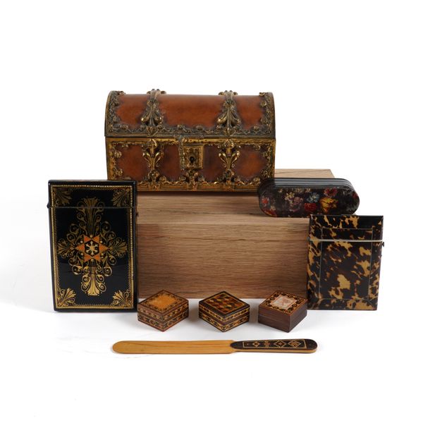 A VICTORIAN GOTHIC GILT-METAL MOUNTED LEATHER JEWELLERY BOX / CASKET TOGETHER WITH VARIOUS BOXES (8)