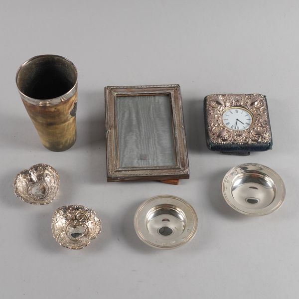 A GROUP OF SILVER AND SILVER MOUNTED WARES (7)