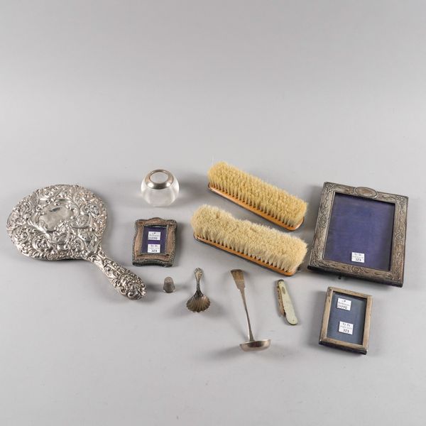 A GROUP OF SILVER AND SILVER MOUNTED WARES (11)