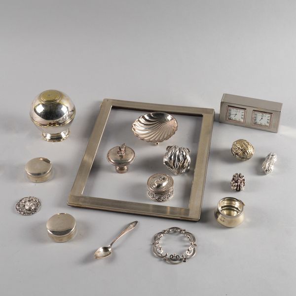 A GROUP OF FOREIGN AND PLATED WARES (QTY)