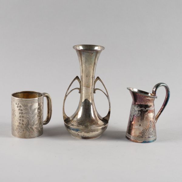 A SILVER VASE AND TWO FURTHER ITEMS (3)