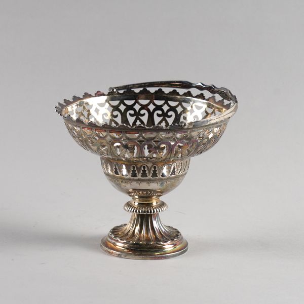 A VICTORIAN SILVER BASKET