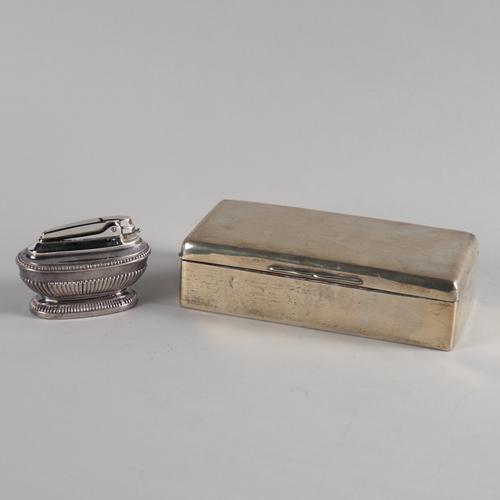 A SILVER RECTANGULAR TABLE CIGARETTE BOX AND A PLATED TABLE CIGARETTE LIGHTER (2)