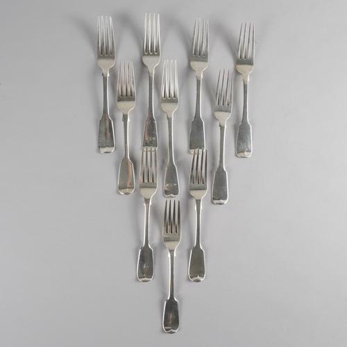 TEN SILVER FIDDLE PATTERN TABLE FORKS (10)